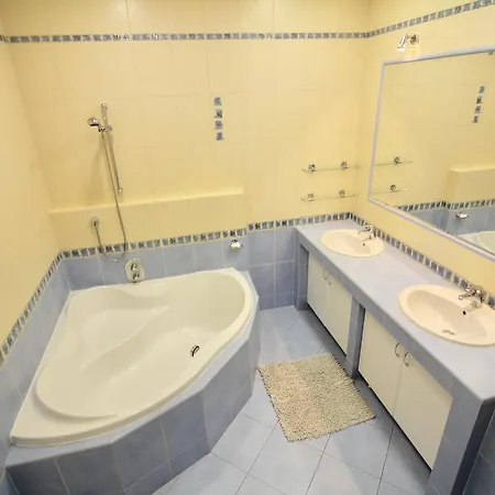 Апартаменты Extraordinary 2 Bedrooms Flatel In Best Location