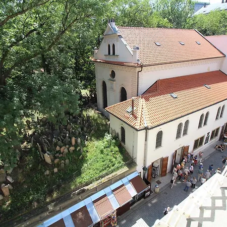 Апартаменты Extraordinary 2 Bedrooms Flatel In Best Location *