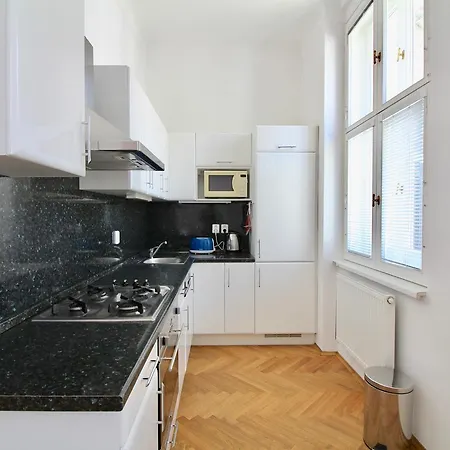 Extraordinary 2 Bedrooms Flatel In Best Location Апартаменты *