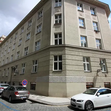Апартаменты Extraordinary 2 Bedrooms Flatel In Best Location Прага