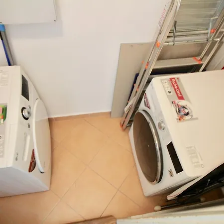 Extraordinary 2 Bedrooms Flatel In Best Location *